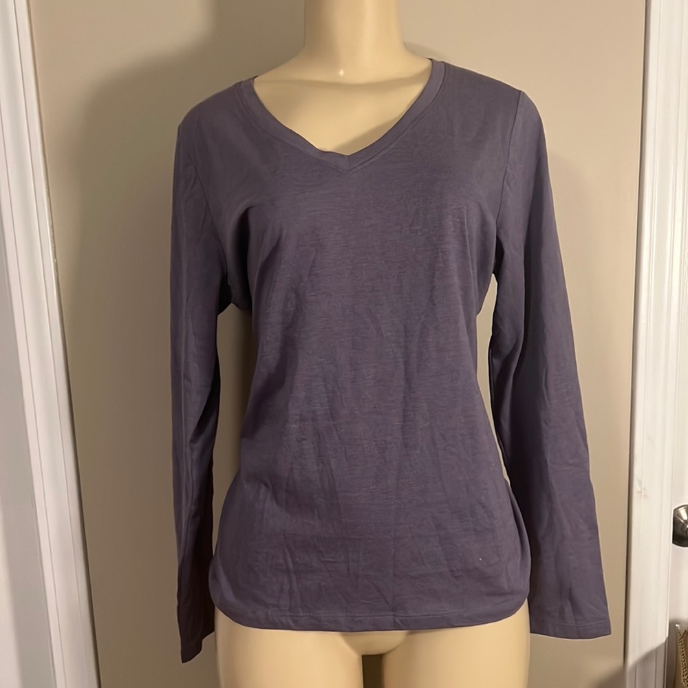 Eddie Bauer, long sleeve V-neck shirt